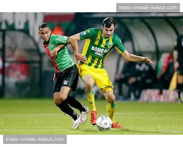 诺丁汉森林迎保级关键战,赛前训练重点演练了定位球攻防后的落位与转换 诺丁汉森林迎保级关键战,赛前训练重点演练了定位球攻防后的落位与转换