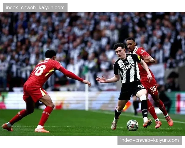 终场哨响，35岁格列兹曼跪地掩面，马竞老将欧冠梦碎